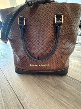 Dooney & Bourke Chelsea Shopping Tote in Brown